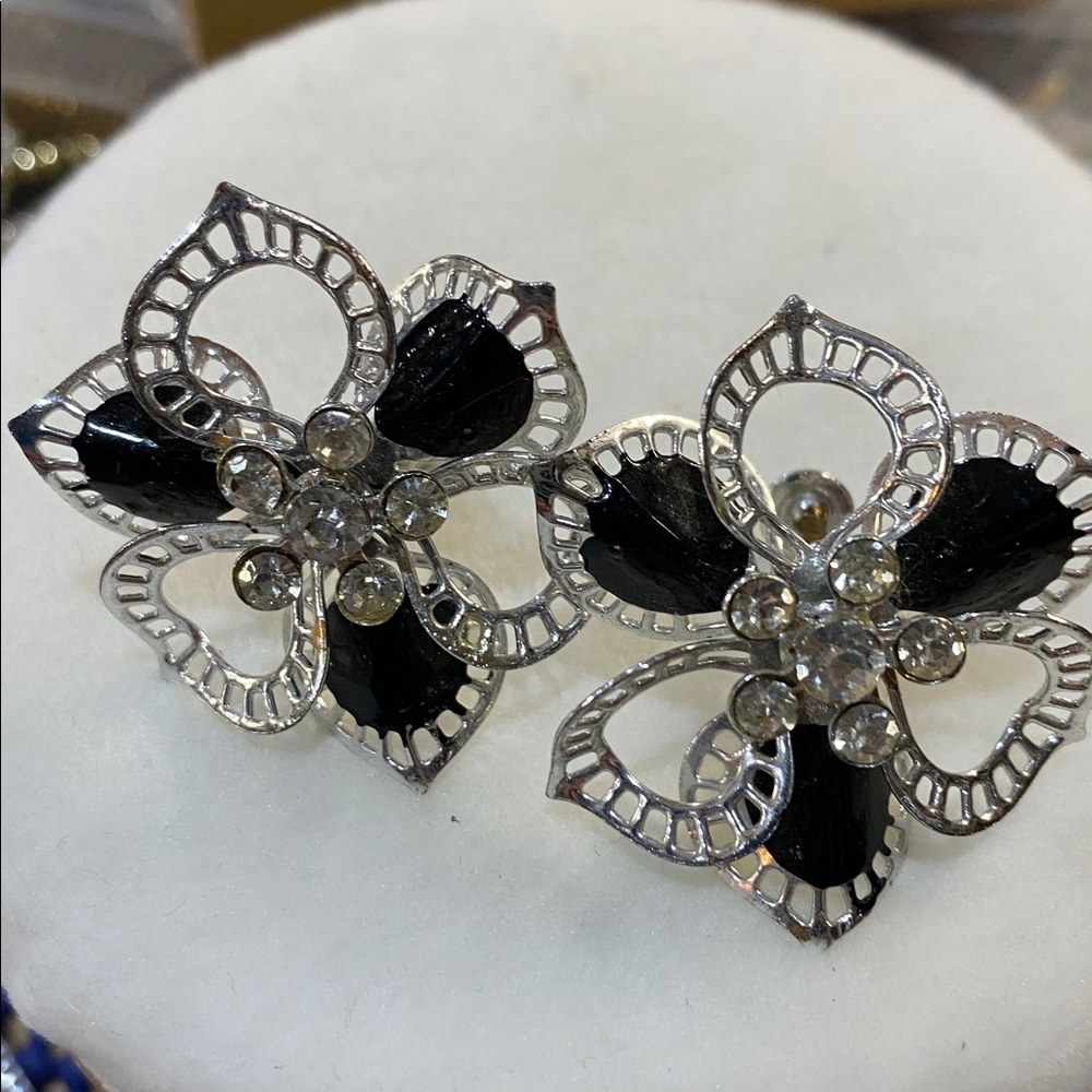 Vintage Screw Back Earrings 1-1/2 inch Diameter - Picture 3 of 4